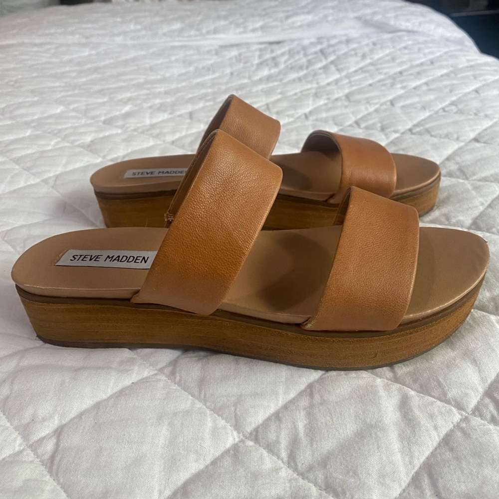 Tan Steve Madden platform sandals